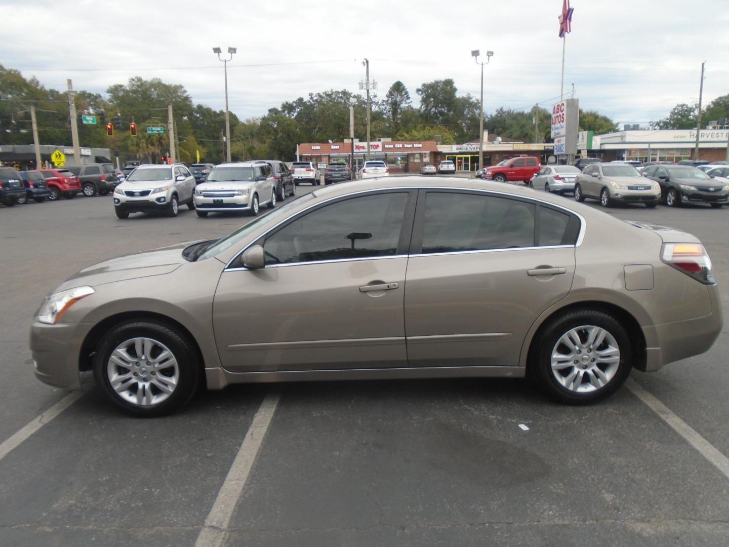 2012 Nissan Altima 2.5 S (1N4AL2AP5CN) with an 2.5L L4 DOHC 16V engine, located at 6112 N Florida Avenue, Tampa, FL, 33604, (888) 521-5131, 27.954929, -82.459534 - Photo#0